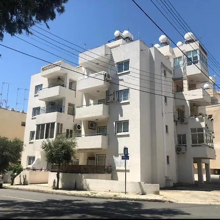 Horizon Hidden Gem 2 Bedroom Apt - Walk To The Beach شقة *