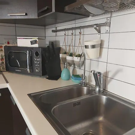 Horizon Hidden Gem 2 Bedroom Apt - Walk To The Beach شقة لارنكا