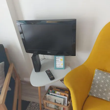 Horizon Hidden Gem 2 Bedroom Apt - Walk To The Beach Apartment *
