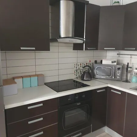 Horizon Hidden Gem 2 Bedroom Apt - Walk To The Beach * Larnaca