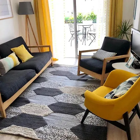 Horizon Hidden Gem 2 Bedroom Apt - Walk To The Beach לרנקה