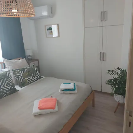 Horizon Hidden Gem 2 Bedroom Apt - Walk To The Beach * לרנקה
