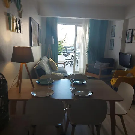 Horizon Hidden Gem 2 Bedroom Apt - Walk To The Beach לרנקה