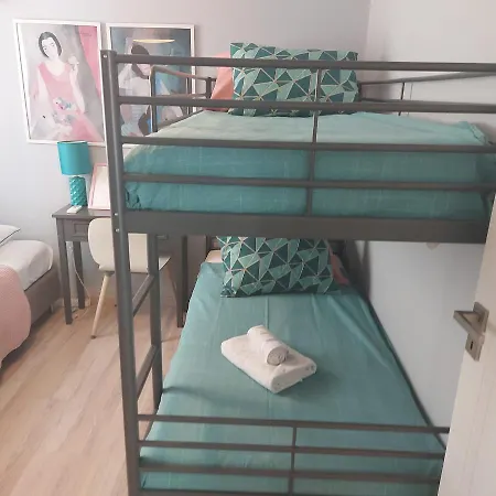 Horizon Hidden Gem 2 Bedroom Apt - Walk To The Beach דירה *